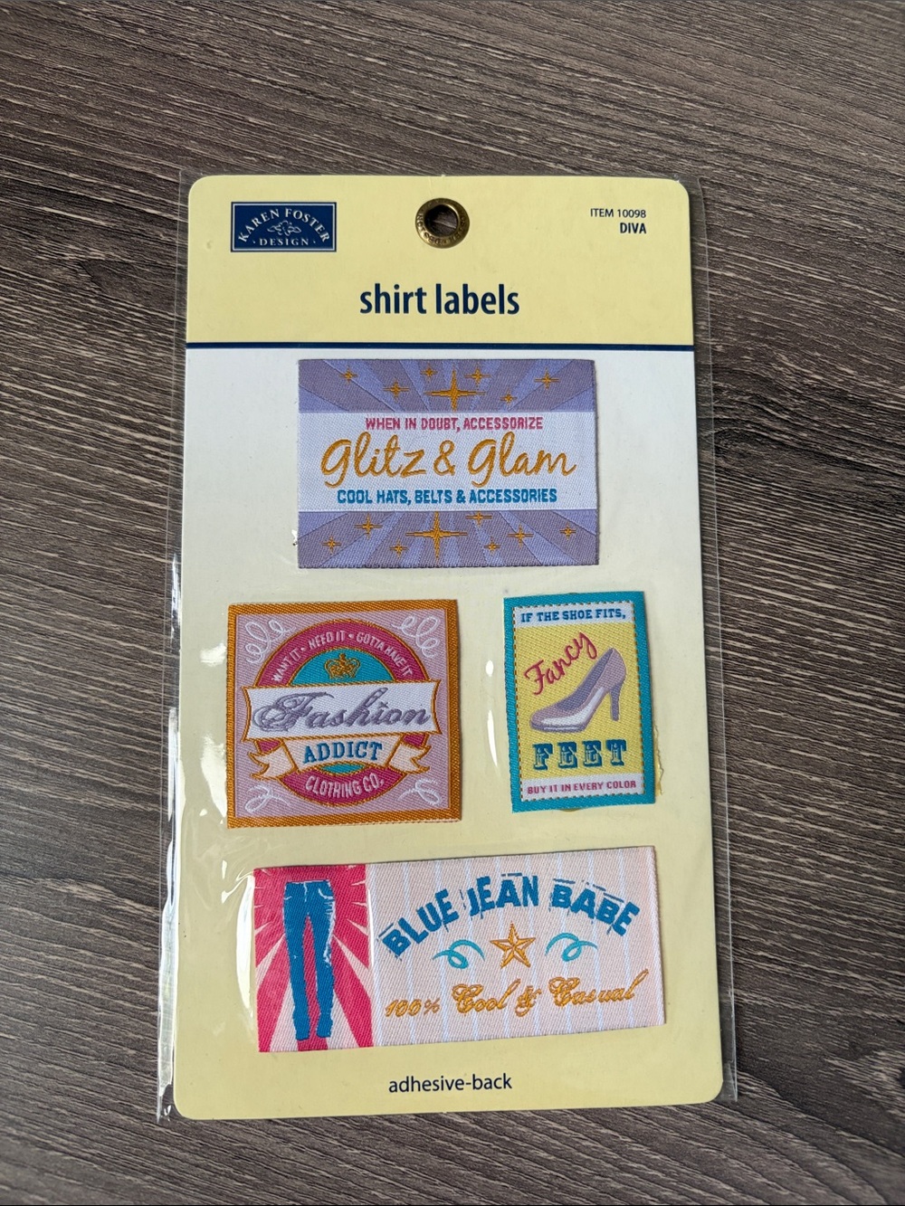 ❤️$4 Karen Foster Design Shirt Labels Diva